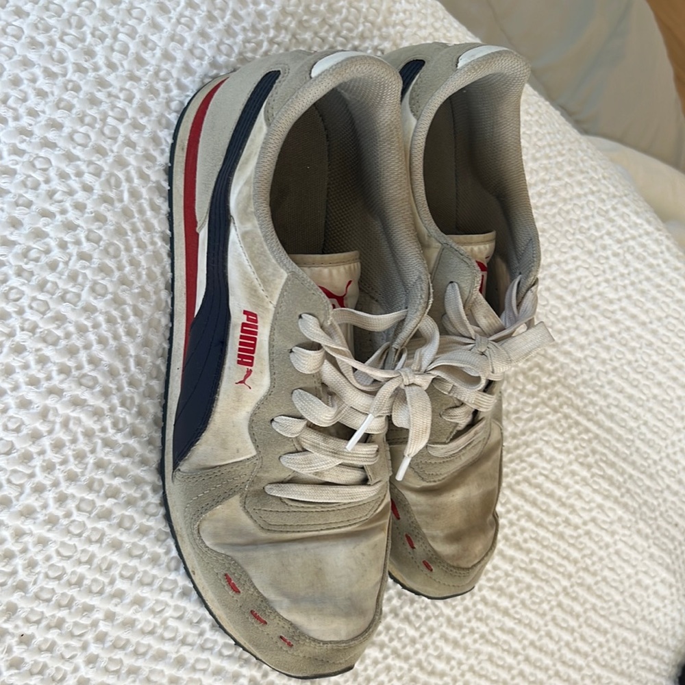 Puma mens sneakers.  Size 10.